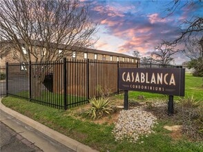 Building Photo - 1421 S 12th St