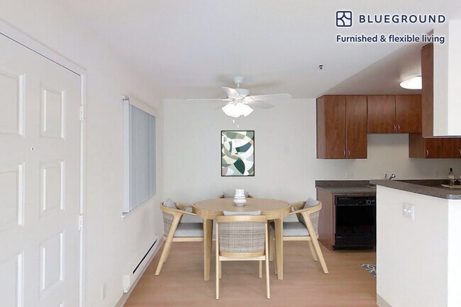 Foto del edificio - 1600 Villa St