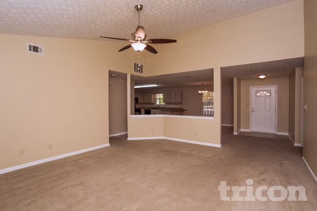 Building Photo - 165 Old Hampton Way