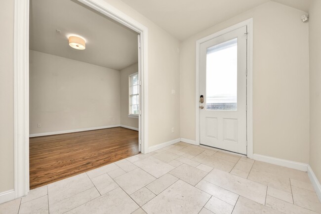 Foto del edificio - 210 E 28th St