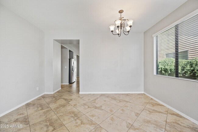 Foto del edificio - 3738 W Memorial Dr