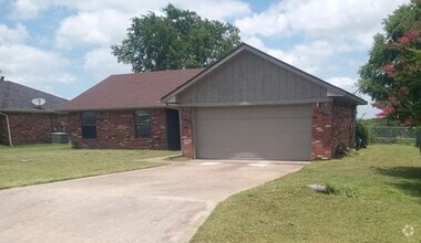 Building Photo - 3505 S Carolina Dr