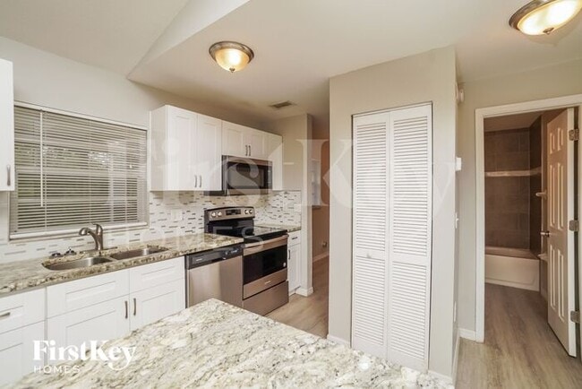 Foto del edificio - 6841 Willits Ave