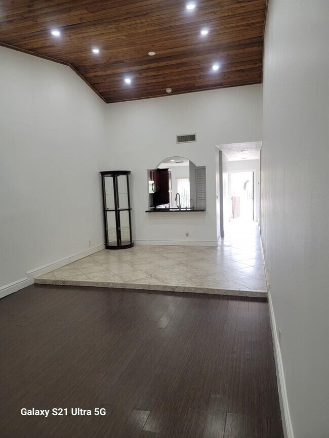 Foto del edificio - 8336 NW 37th Pl