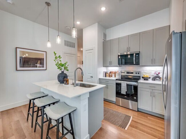 Foto del edificio - 8100 Brewer Blvd