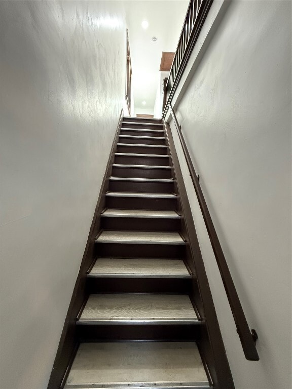 Building Photo - 1005 Pine St