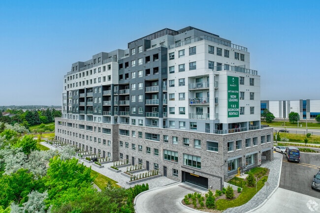 Building Photo - The Manett