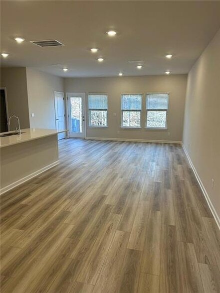 Foto del edificio - 17 Beech Ln N