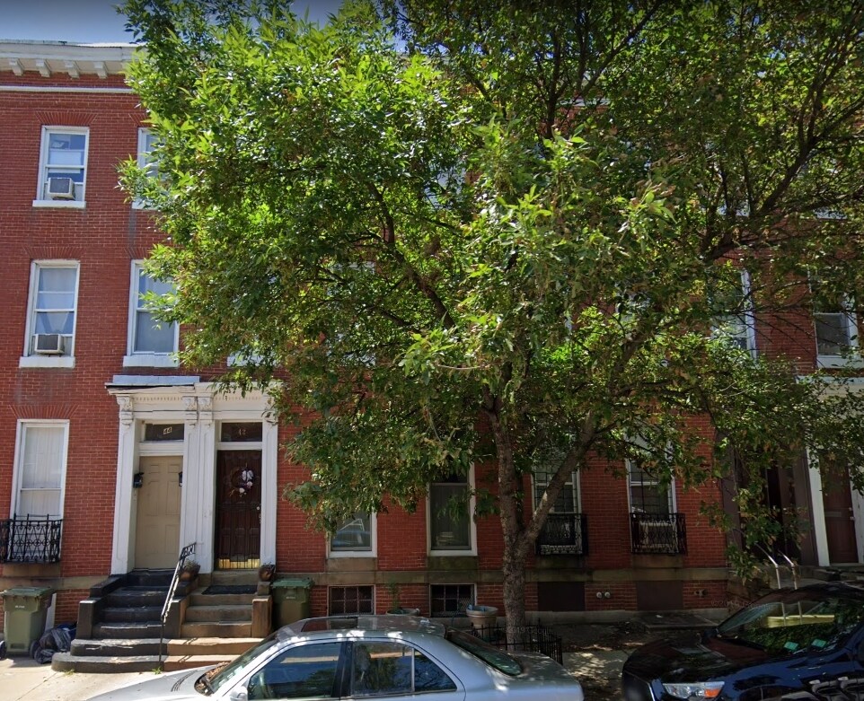 Primary Photo - 40 Parkin St