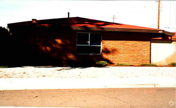 Primary Photo - 431 S Simpson Ave