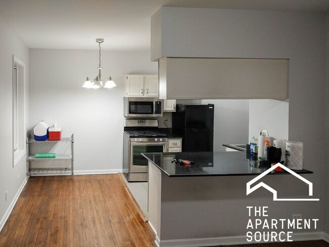 Building Photo - 3710 N Sheffield Ave