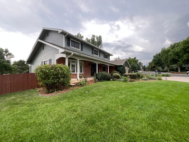 Building Photo - 4 Bedroom Home Available Near S Academy Bl...