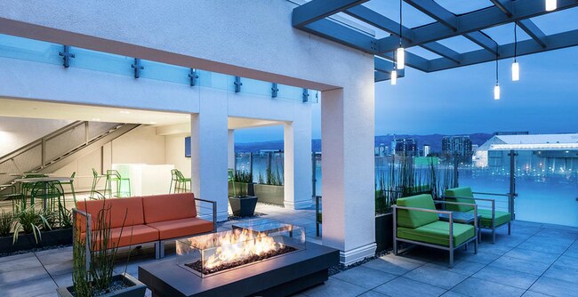Building Photo - 817 The Alameda