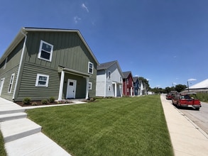 Building Photo - 1842 Gent Ave