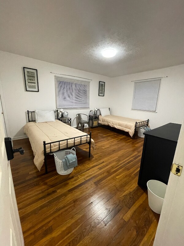 Foto del edificio - 3302 N Chester Ave