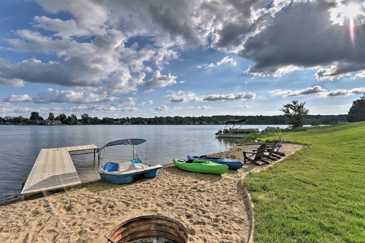 Private sandy beach - 5027 Harp Dr