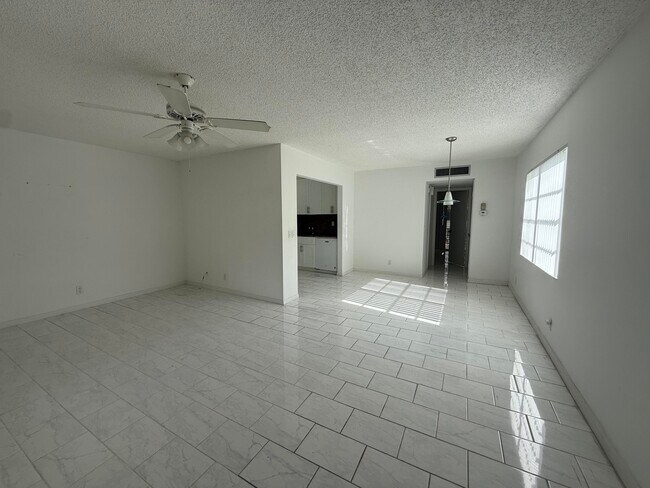 Building Photo - 602 Flanders N