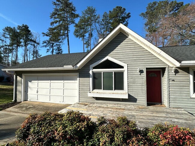 Foto del edificio - 3 Bed/2 Bath in Harlem, GA with Sunroom & ...