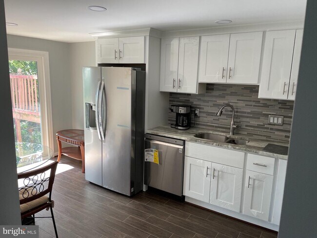 Foto del edificio - 2526 Vivaldi Ln