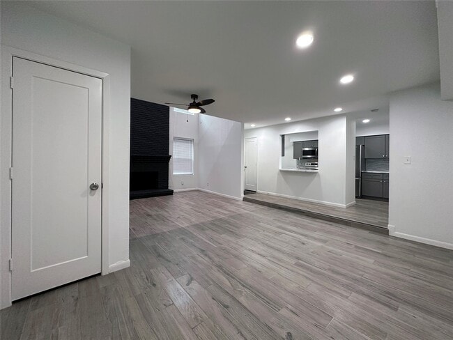 Building Photo - 5528 Beverly Hill St
