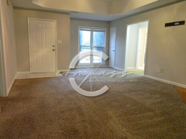 Building Photo - 2106 Fairway Ct SE