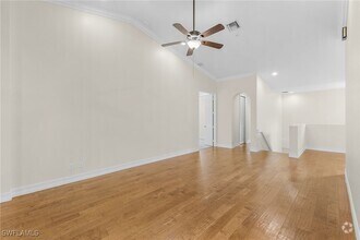 Building Photo - 1325 Mariposa Cir