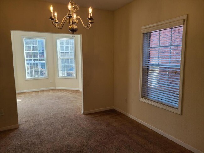 Building Photo - 3273 Newtons Crest Cir
