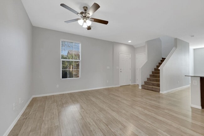 Building Photo - 3 bedroom with 2 car garage