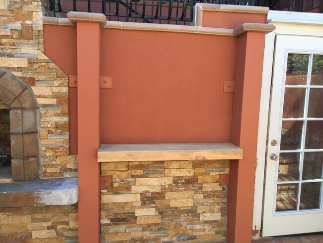 Building Photo - 509 Valverde Dr