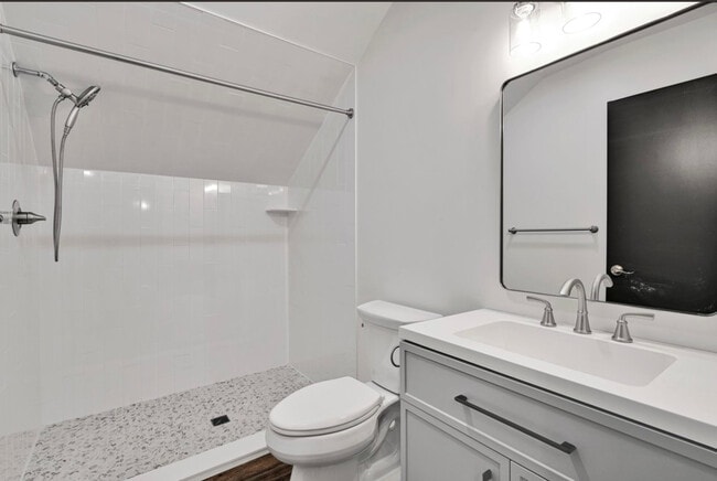 Foto del edificio - 132 E Market St