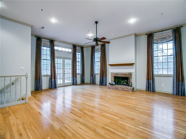 Foto del edificio - 4511 Gilbert Ave