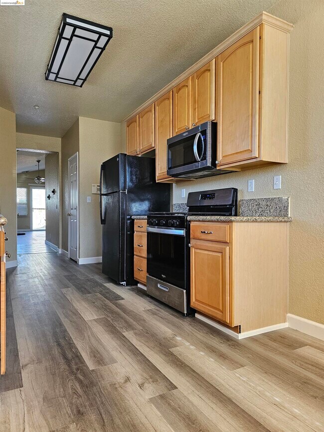 Foto del edificio - 240 White Birch Ct