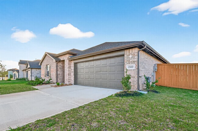 Building Photo - 27410 Oceanus Springs Dr