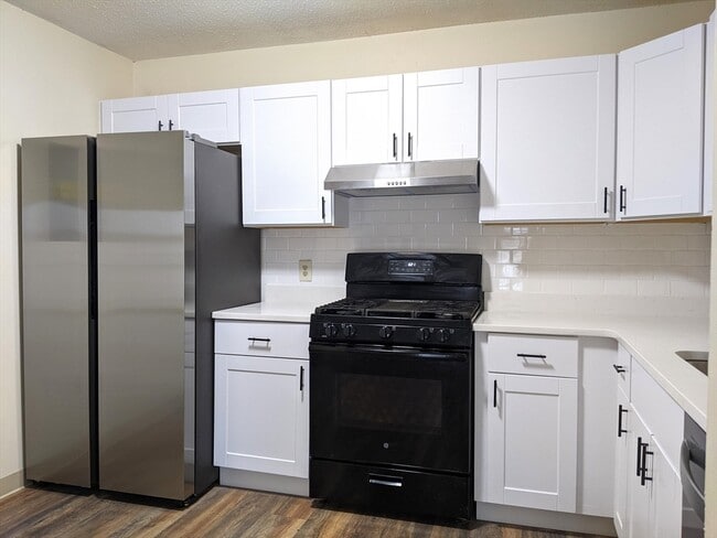Building Photo - 26 Kenmar Dr