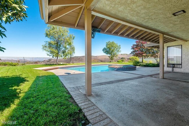 Building Photo - 3 br, 2 bath House - 4008 Corte Cancion