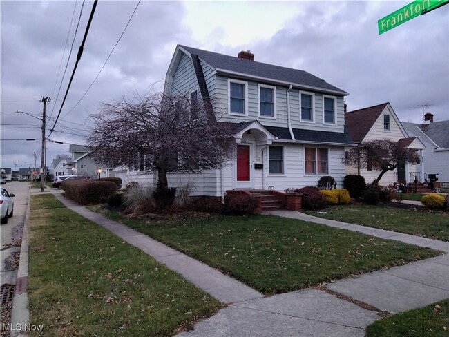 Building Photo - 7608 Ridgefield Ave