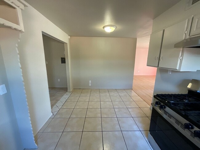 Building Photo - 1009 SW 65th St