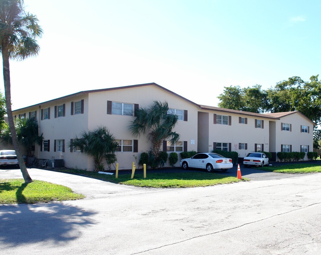Building Photo - Brianwood Apartments