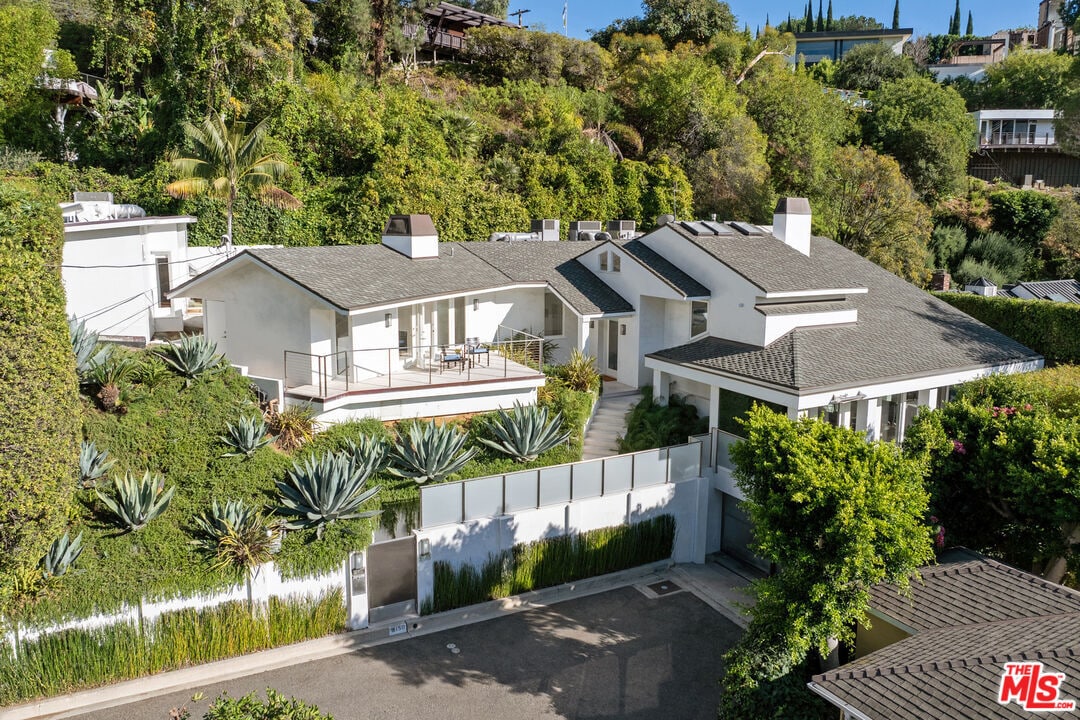 Primary Photo - 9150 Warbler Way