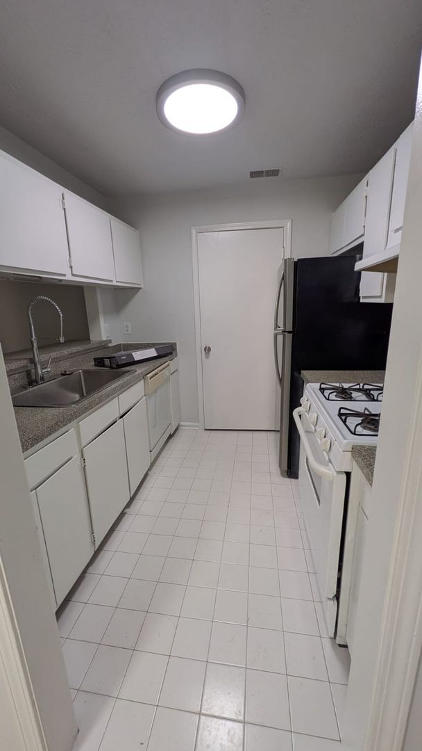 Building Photo - Rappahannock Drive