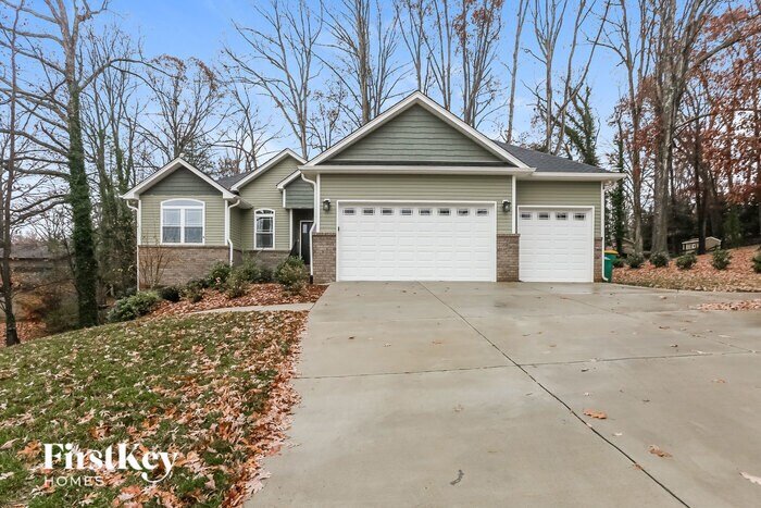 Foto principal - 105 Jefferson Dr