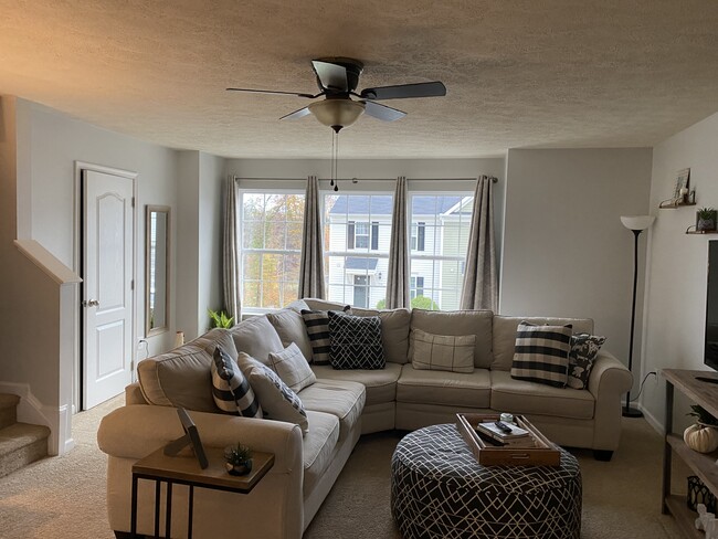 Foto del edificio - 213 Summerfield Dr