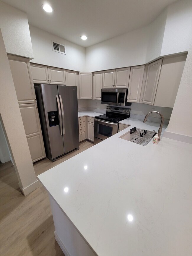 Foto del edificio - Remodeled 1/1 for rent near Camelback & 36th St.