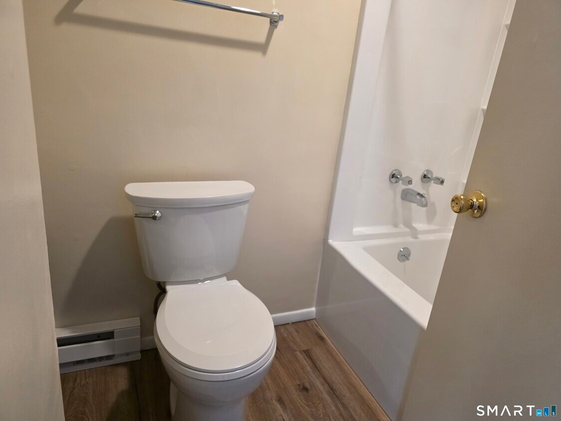 Foto del edificio - 100 Hickory St