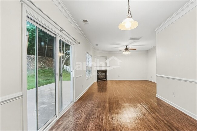 Building Photo - 3801 Wingdale Ct