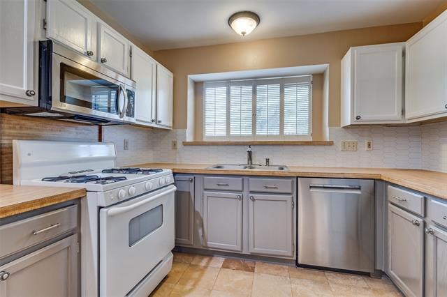 Building Photo - 5401 Briar Ln
