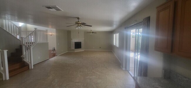 Foto del edificio - 44745 Longfellow Ave