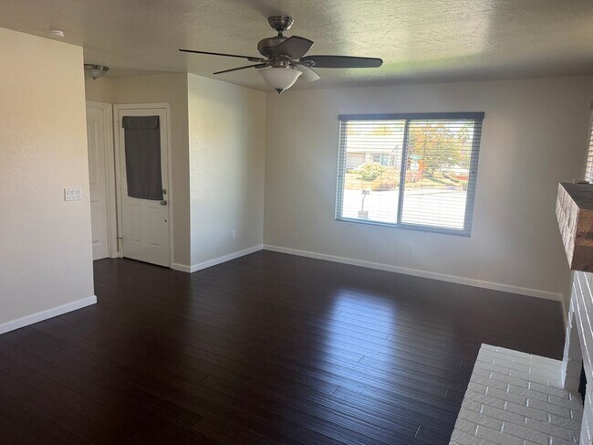 Foto del edificio - 5424 Old Ranch Rd