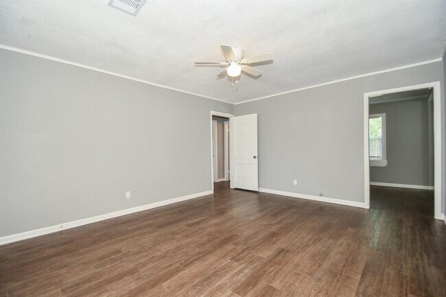 Foto del edificio - 7334 Mountbatten Rd