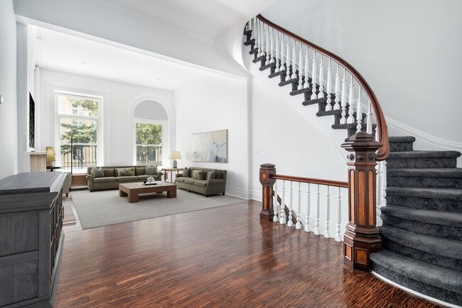 Photo - 179 E 64th St Townhome